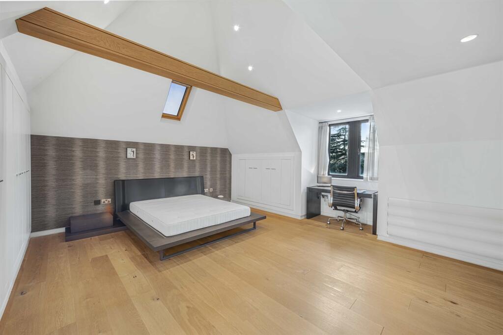 6 bedroom detached house for sale in Bowdon, Altrincham, WA14